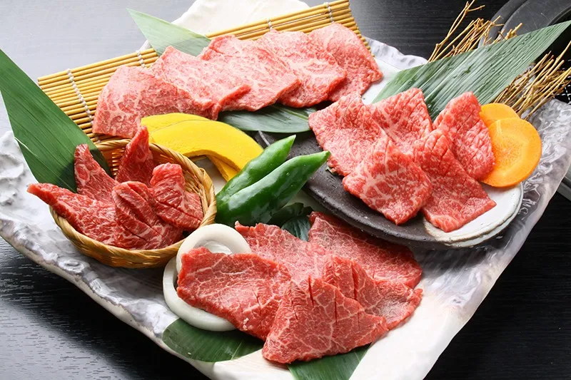 焼肉の新定番！精肉店ボンドミートのこだわり肉を味わう